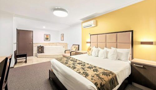 Deluxe Marble Suite with Spa Bath