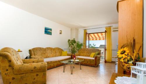 Two-Bedroom Apartment with Terrace and Sea View
