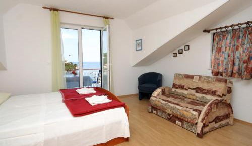 One-Bedroom Apartment with Sea View