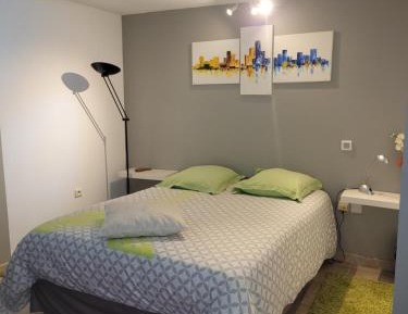 Deluxe Room (2 Adults + 1 Child)