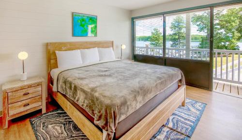 King Room with Pool View