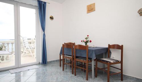 One-Bedroom Apartment with Sea View