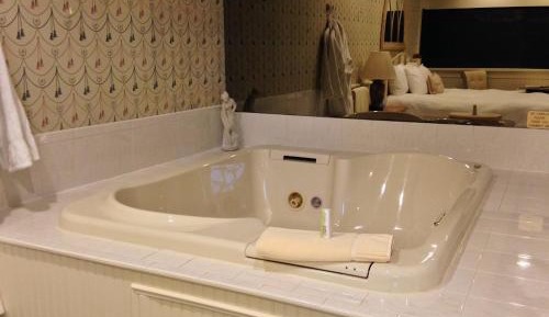 King Suite with Spa Bath