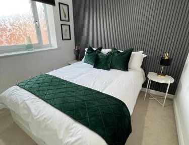 Two-Bedroom Apartment with City View