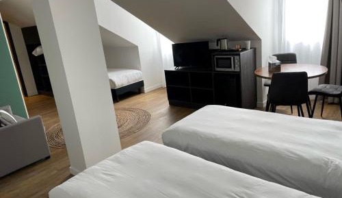 Studio 4 Single Beds