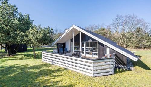 Three-Bedroom Vacation Home 