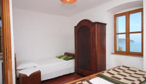 One-Bedroom Apartment with Sea View