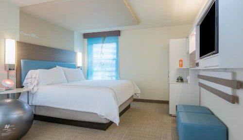 One-Bedroom King Suite - Communications Accessible