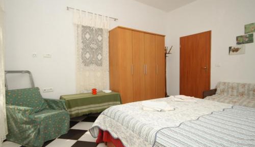 One-Bedroom Apartment with Terrace