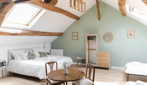 Quadruple Room with Private Bathroom