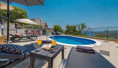 Three Bedroom holiday home 