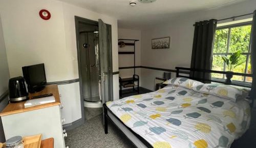 Double Room with Private Bathroom