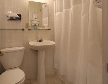 Standard Room with Queen Bed