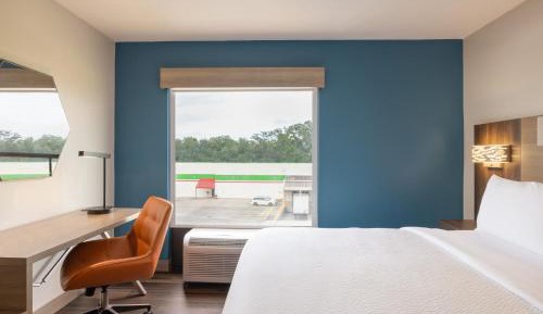 King Suite with Dining Area