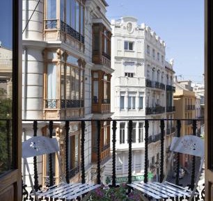 Two-Bedroom Apartment with Balcony - I Love Valencia 