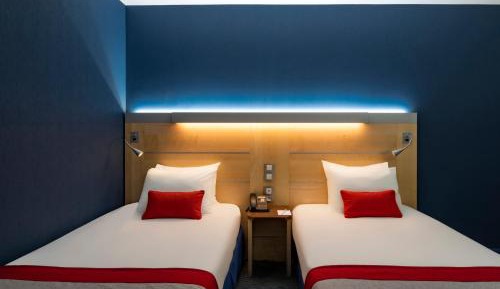 Standard Twin Room with Garden View