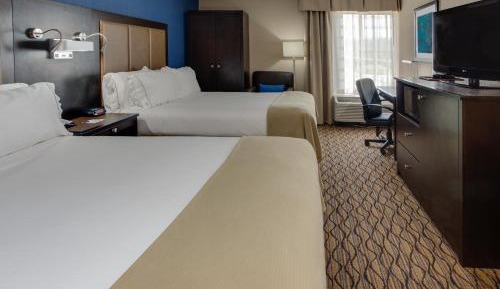 Queen Room with Two Queen Beds - Disability Access