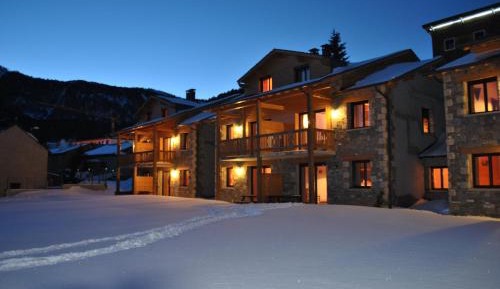 One-Bedroom Apartment (4 Adults)