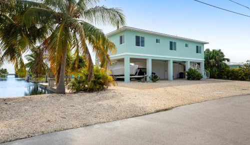 Three-Bedroom Vacation Home 