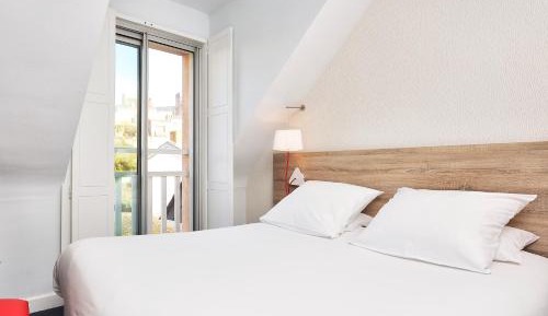 Standard Double Room City Side