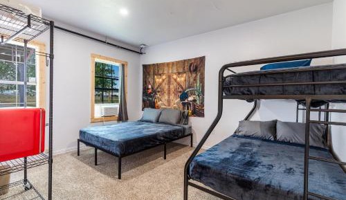 Economy Triple Room with Shared Bathroom