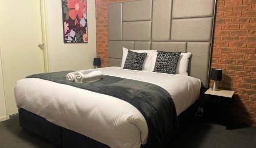 Executive Twin Suite