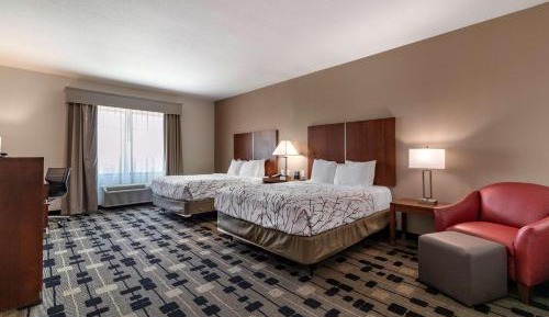 Queen Room with Two Queen Beds and Roll-In Shower - Mobility Access/Non-Smoking