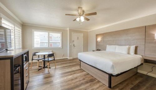King Room - Non-Smoking