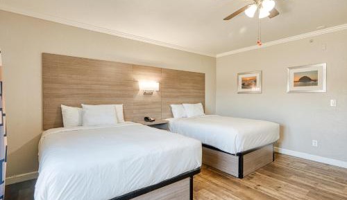 Queen Room with Two Queen Beds - Non-Smoking