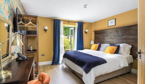 Deluxe Double or Twin Room