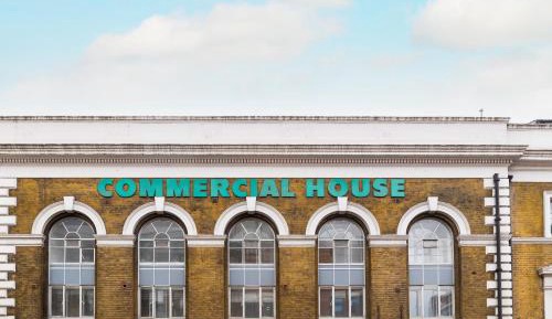 Spacious Studio - Mezzanine - Kitchen