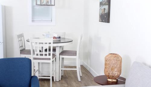 Deluxe Queen Suite
