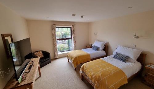 Superior Twin Room with Garden View