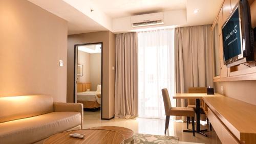 Junior Suite - 1 Queen Bed 1 Single Bed
