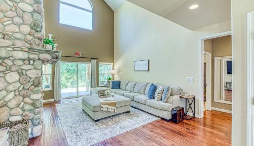 Three-Bedroom Vacation Home 