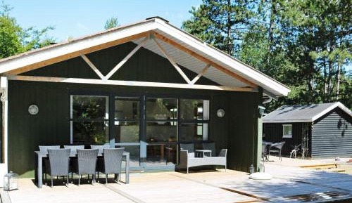 Three-Bedroom Vacation Home 
