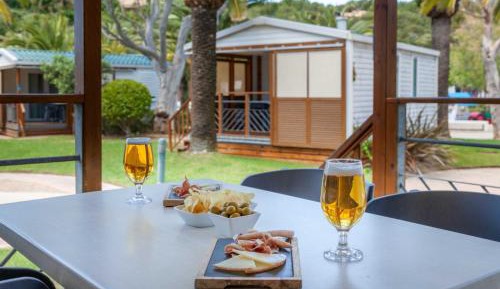 Bungalow with Patio