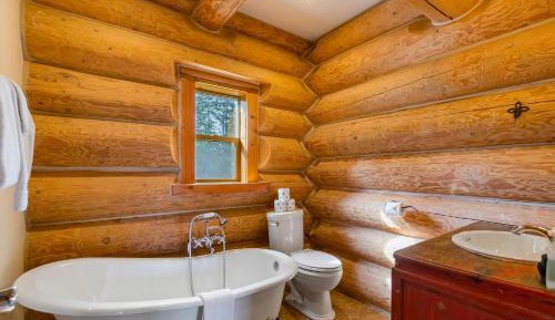 Three-Bedroom Vacation Home 