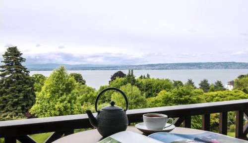 Suite with Lake View