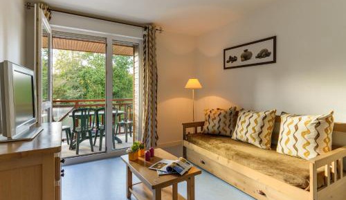 One-Bedroom Apartment (4 Adults)