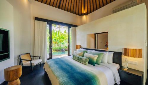 Vata - One Bedroom Garden Villa Heated Plunge Pool & Steam