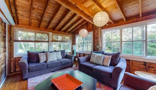 Three-Bedroom Vacation Home 