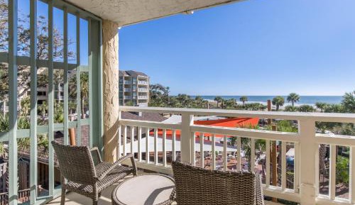 Partial Ocean View Studio Suite – 1 King Bed