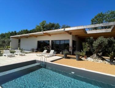 Double Room with Garden and Pool View 