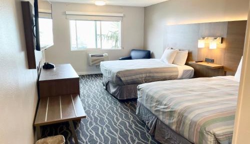 Queen Room with Two Queen Beds - Non-Smoking