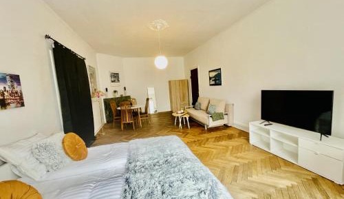 Quadruple Room with Shared Bathroom