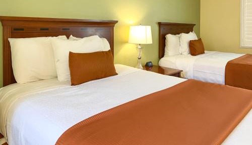 Two Queen Beds - Non-Smoking