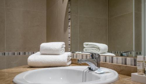 Double or Twin Room with Sea View