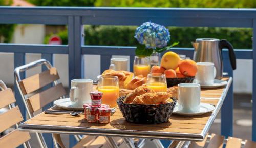 Studio with Alcove (4 Adults)