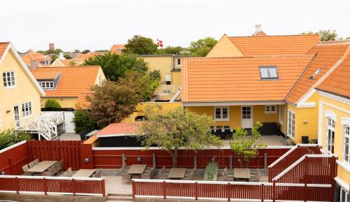 One-Bedroom Duplex Apartment (3 Adults)
